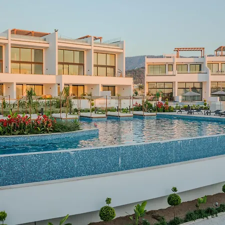 Апартаменты Comfortable Newly Built 2-bedroom Just By The Pool *