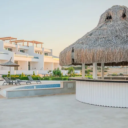 Апартаменты Comfortable Newly Built 2-bedroom Just By The Pool *
