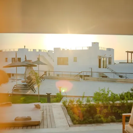 Апартаменты Comfortable Newly Built 2-bedroom Just By The Pool *