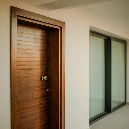 Comfortable Newly Built 2-bedroom Just By The Pool