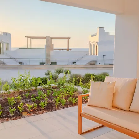 Apartment Comfortable Newly Built 2-bedroom Just By The Pool