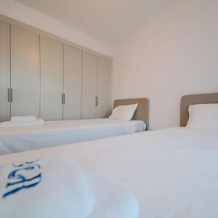 Διαμέρισμα Comfortable Newly Built 2-bedroom Just By The Pool Κερύνεια