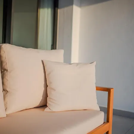 Διαμέρισμα Comfortable Newly Built 2-bedroom Just By The Pool Κερύνεια